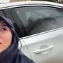 Блогер стюардесса Рушана на фоне такси, водитель которого послал её матом