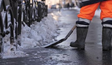снег, уборка снега. Фото мэрии