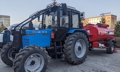 Трактор с пожарной цистерной