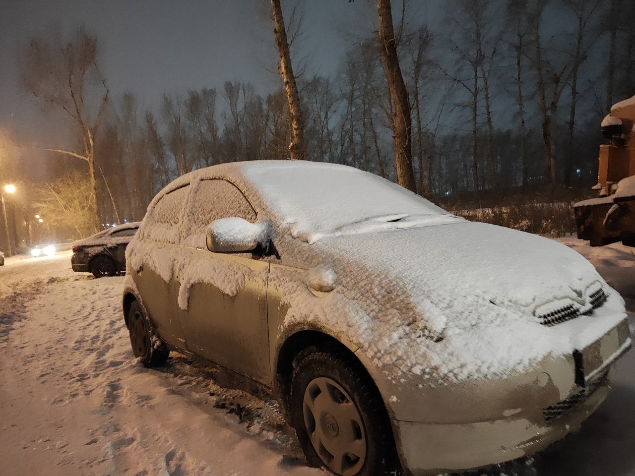 Жители Тюмени узнали, как правильно прикурить автомобиль при севшем  аккумуляторе МегаТюмень