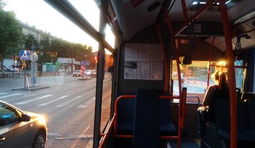 автобус изнутри вечером 720