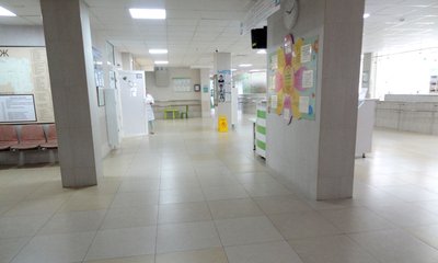 Колонны, кафель.