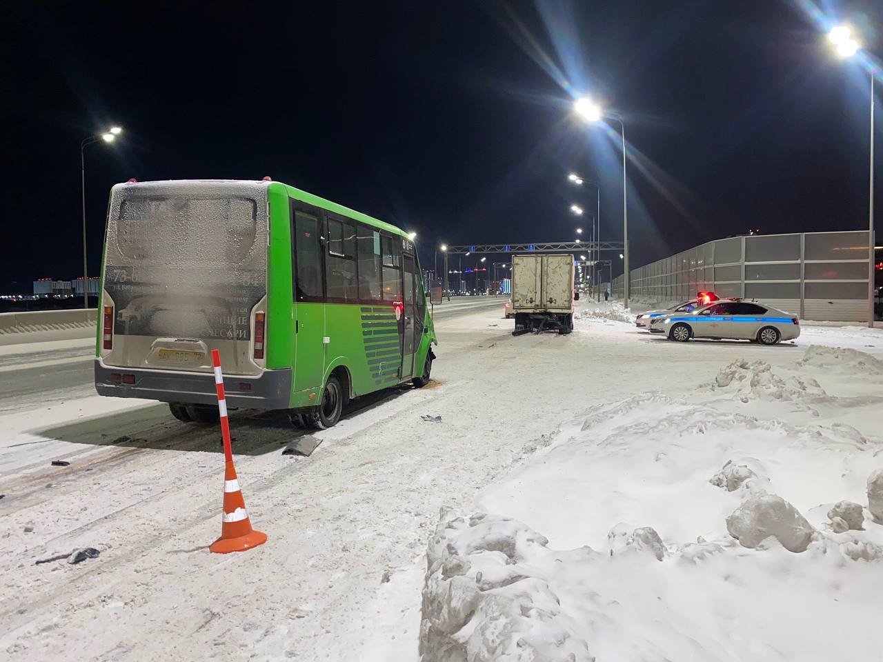 В Тюмени пьяный водитель маршрутки врезался в «Газель» МегаТюмень