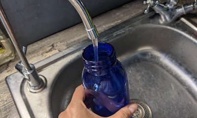 вода