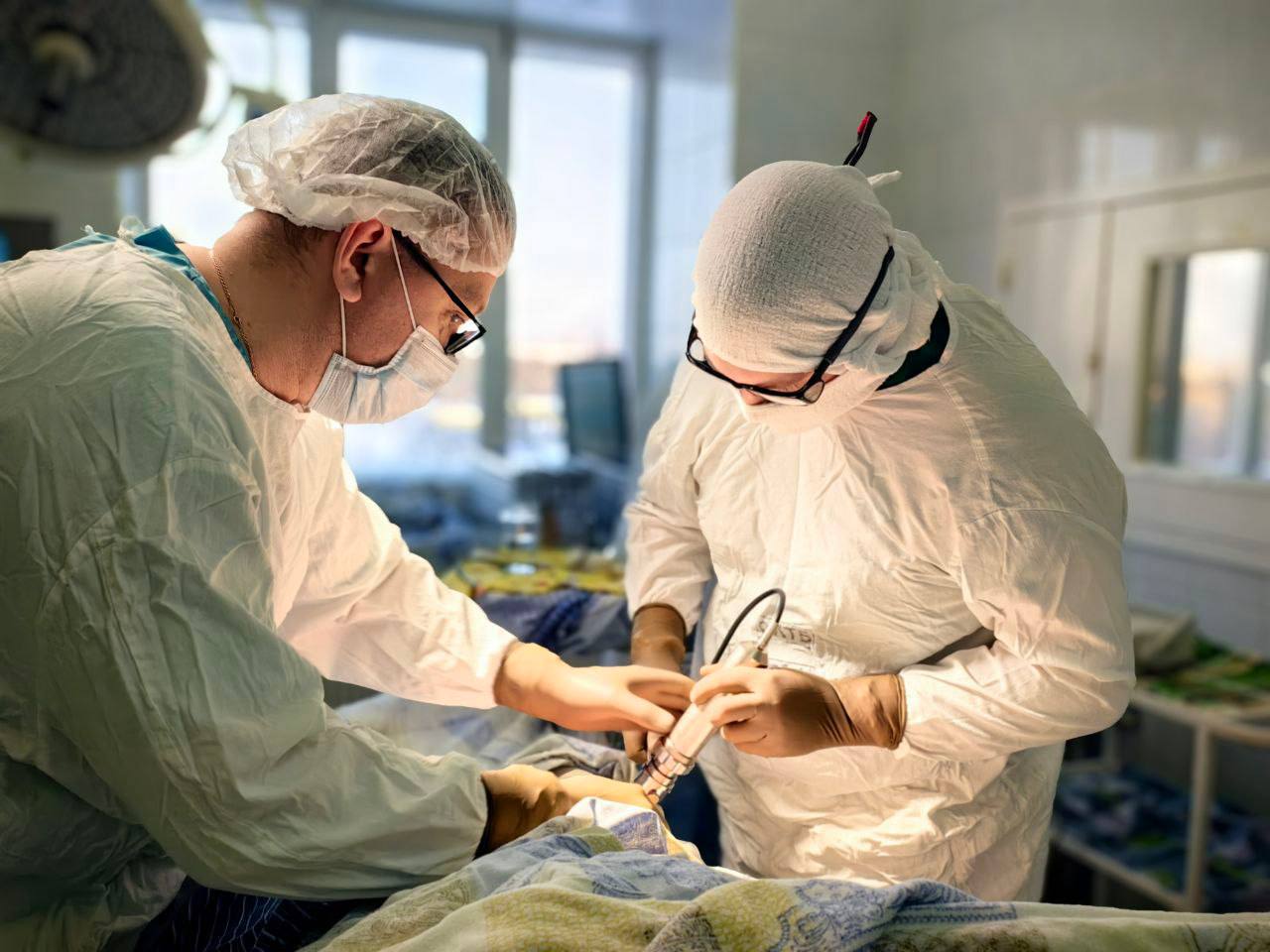 В Сургуте мужчине на ногу упала бетонная плита весом 1,5 тонны